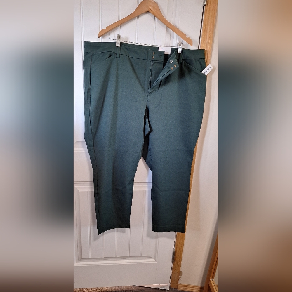 Old Navy Plus Size High-Rise Pixie Pants 24 Green Stretch NWT